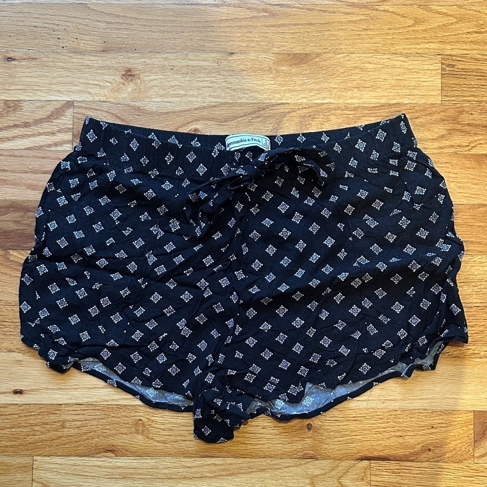 Abercrombie & Fitch Black and White Patterned Shorts